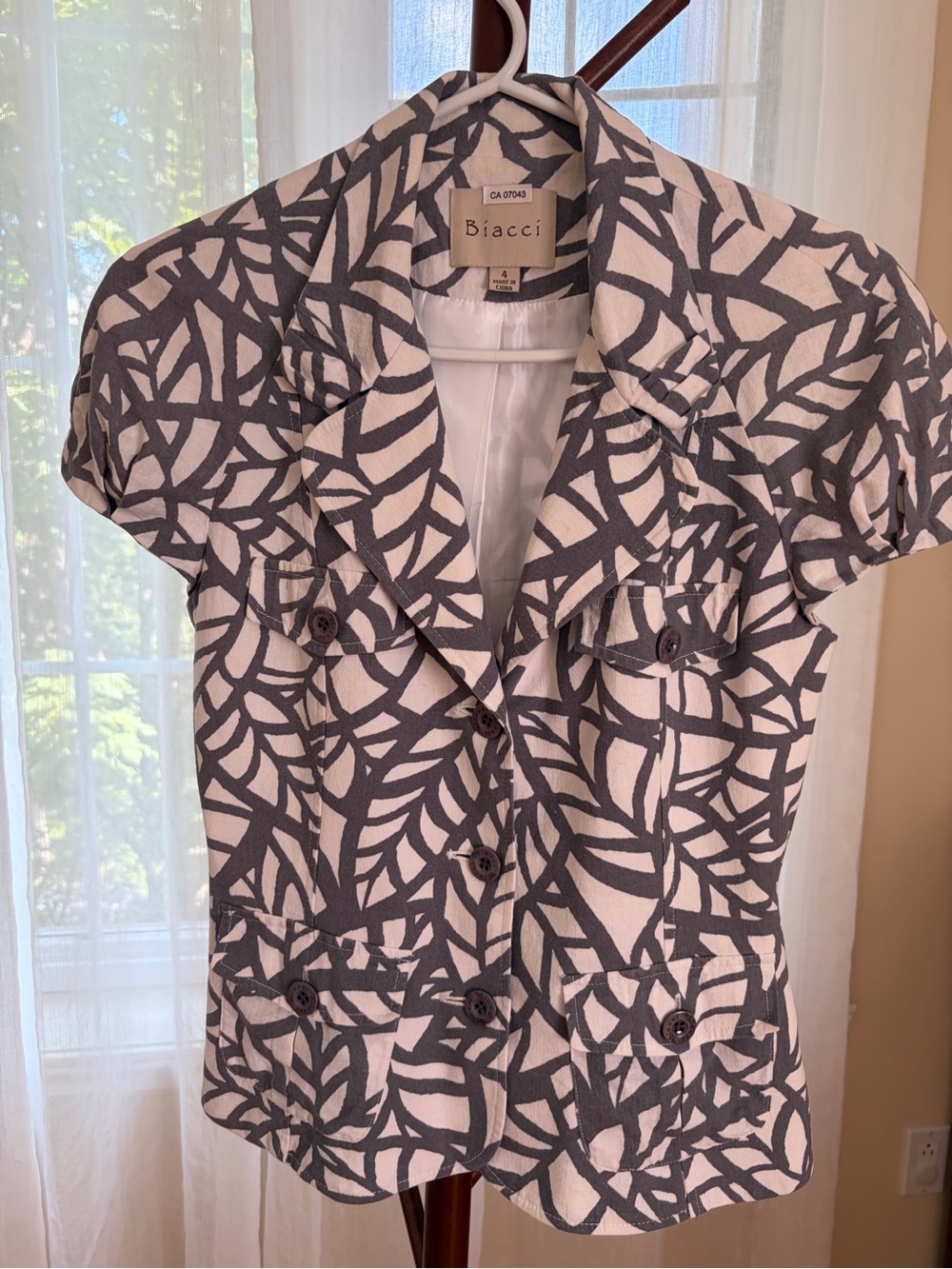 Vintage White and Gray Short Sleeve Printed Blazer Top